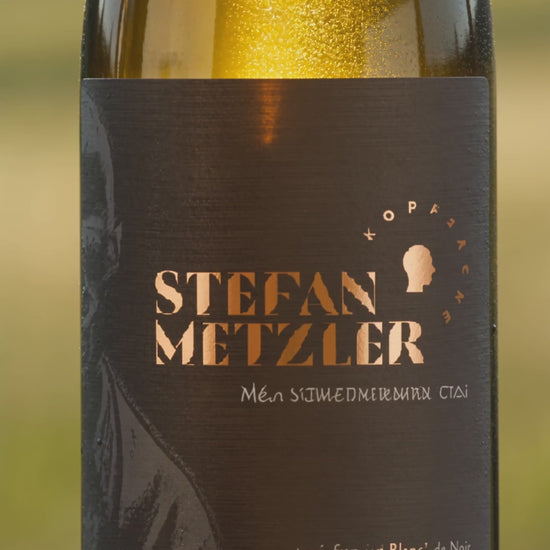Kamerafahrt um die Flasche Mein Sonnenschein Blanc de Noir