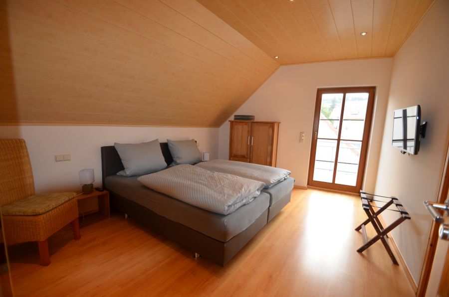Helles Doppelzimmer im Gästehaus Stefan Metzler